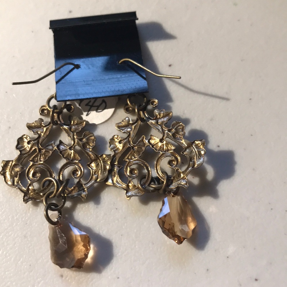 Ginkgo statement earrings - Picture 4 of 4